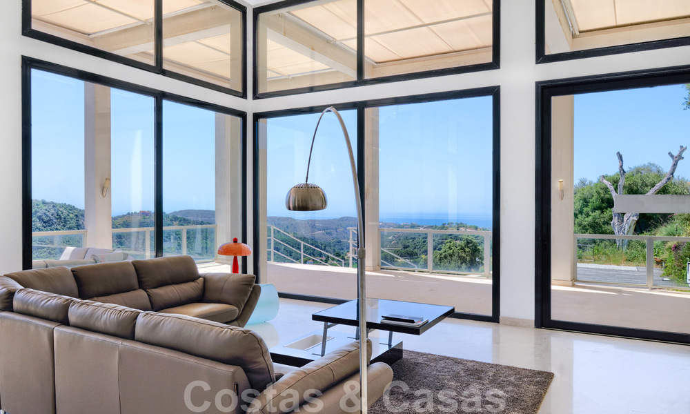 À vendre: Villa contemporaine à Marbella - Benahavis avec vue sur mer 25956