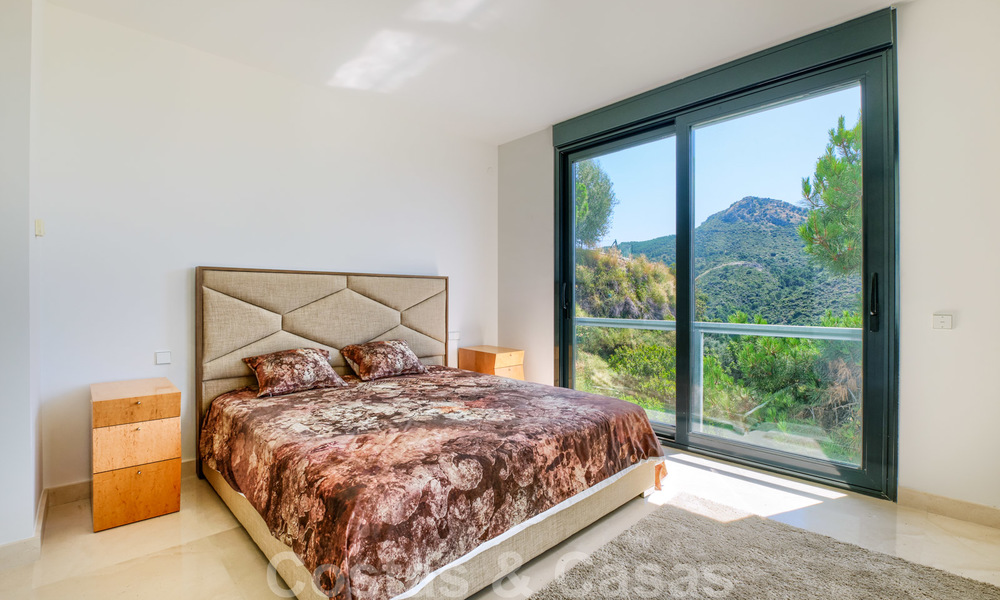À vendre: Villa contemporaine à Marbella - Benahavis avec vue sur mer 25964