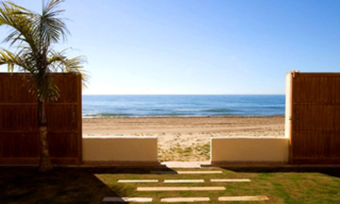 Villa de plage à vendre dans Marbella Est, Costa del Sol 