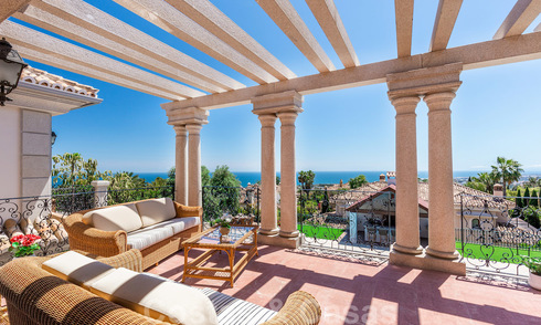 Villa de luxe de style classique avec vue sur la mer à vendre à Sierra Blanca, Marbella 22197
