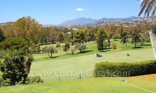 Opportunité! Maisons jumelées à vendre en première ligne de golf à Nueva Andalucía, Marbella 2