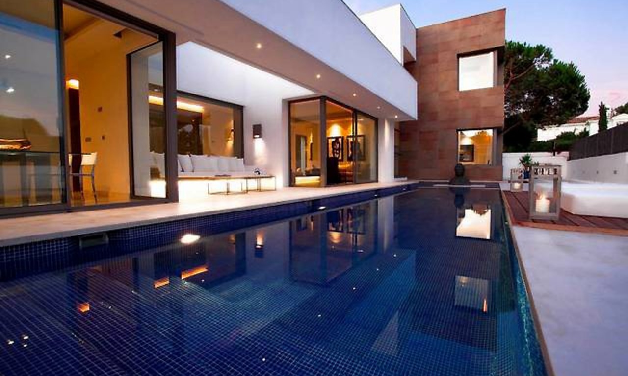 Nouvelle villa contemporaine à vendre sur la Mille d' Or à Marbella 1