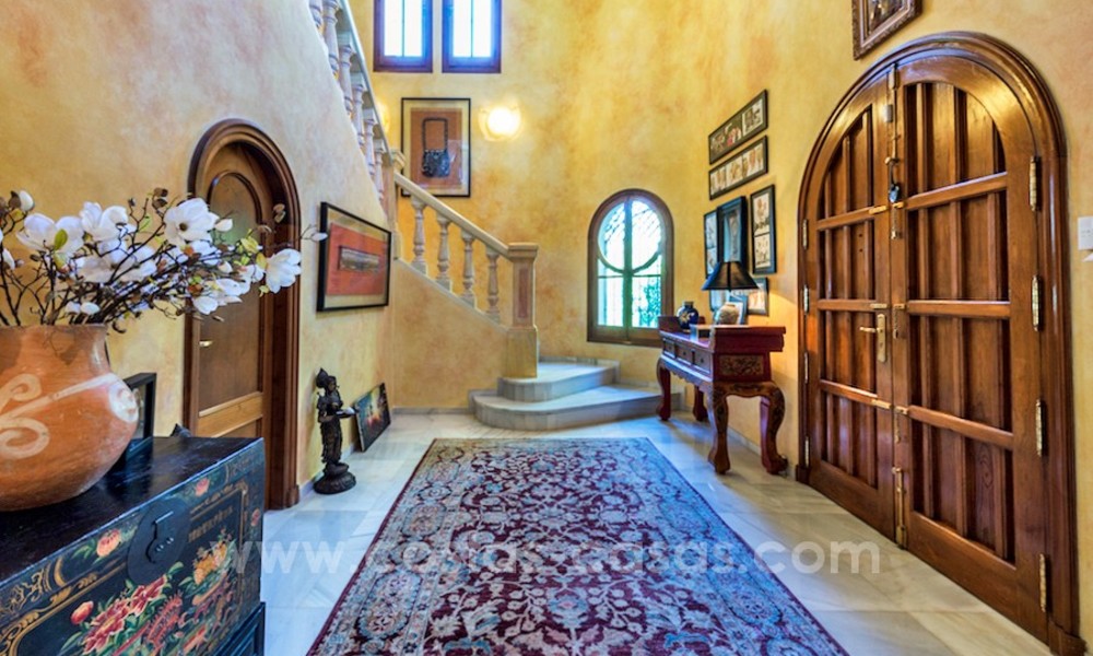 Grande villa de style classique à vendre à El Madroñal, Benahavis - Marbella 22029