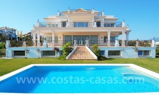 Villa de luxe spacieuse à vendre, complexe de golf, Benahavis - Marbella - Estepona sur la Costa del Sol 0