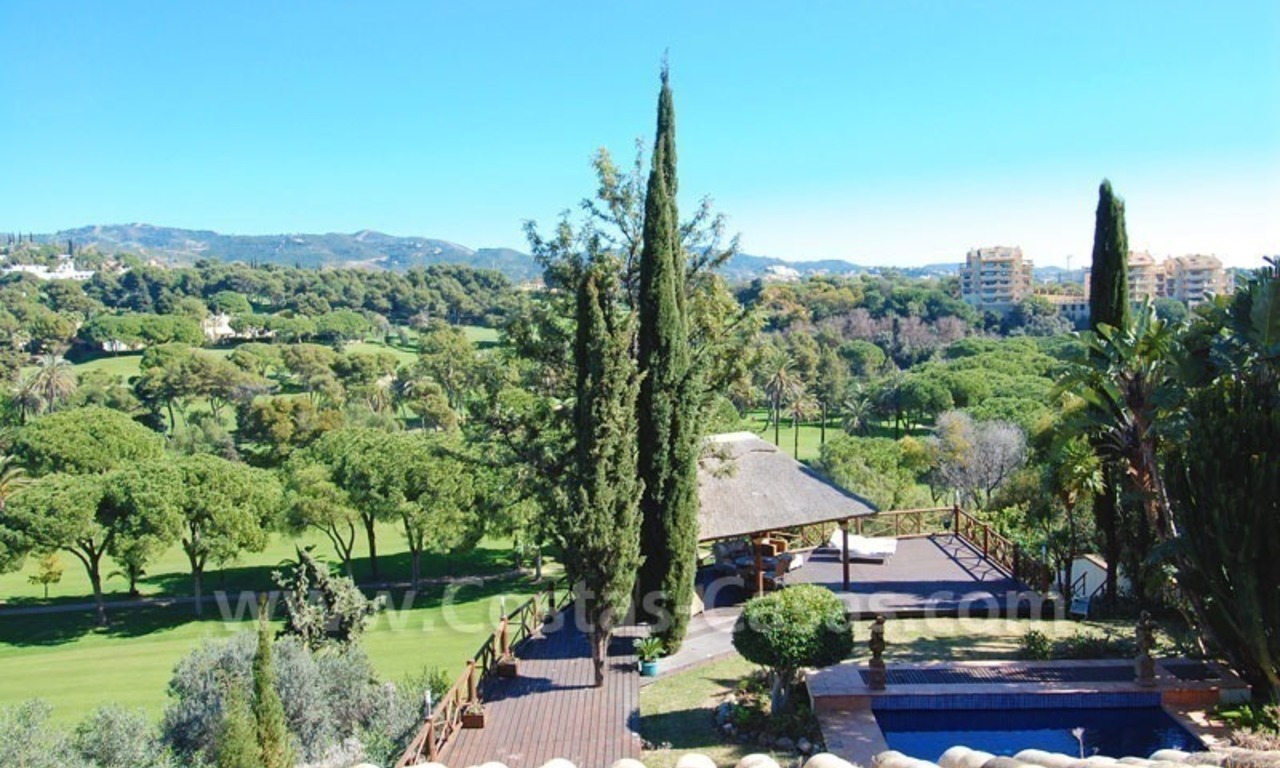 Villa de luxe à vendre dans un complexe en première ligne de golf à Marbella 0