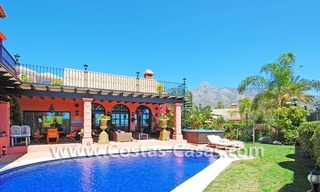 Villa exclusive de style andalouse à acheter sur la Mille d' Or à Marbella 1