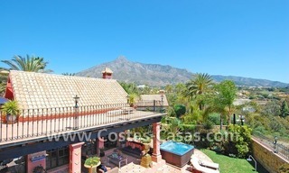 Villa exclusive de style andalouse à acheter sur la Mille d' Or à Marbella 4