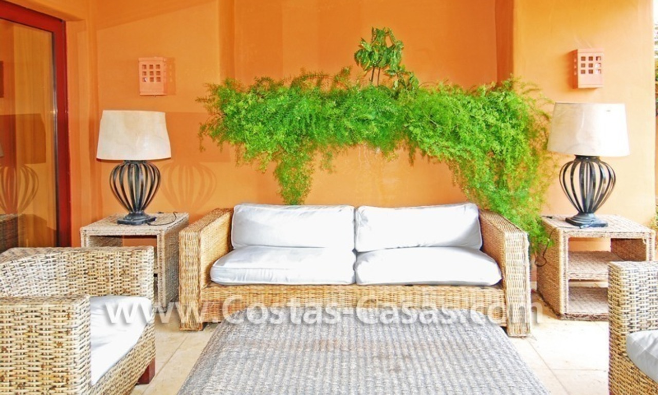 Appartement de luxe à acheter dans un complexe de plage sur la nouvelle Mille d' Or dans la zone entre Marbella et Estepona 2