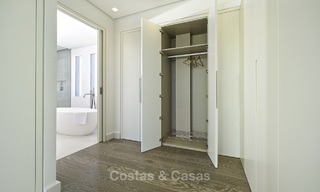 Nouvelles villas de conception moderne de luxe à vendre, Marbella - Benahavis, vues golf et mer 13542 