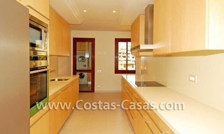  Appartement de plage luxueux à vendre dans un complexe sur la nouvelle Mille d' Or dans la zone entre Marbella et Estepona centre 8