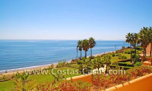  Appartement de plage luxueux à vendre dans un complexe sur la nouvelle Mille d' Or dans la zone entre Marbella et Estepona centre 