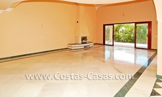 Villa classique de style andalou à acheter, complexe de golf, nouvelle Mille d' Or, Puerto Banús - Marbella, Benahavis - Estepona 9