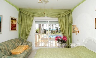 Villa en première ligne de plage à vendre avec deux maisons d' hôtes dans l' Est de Marbella 16