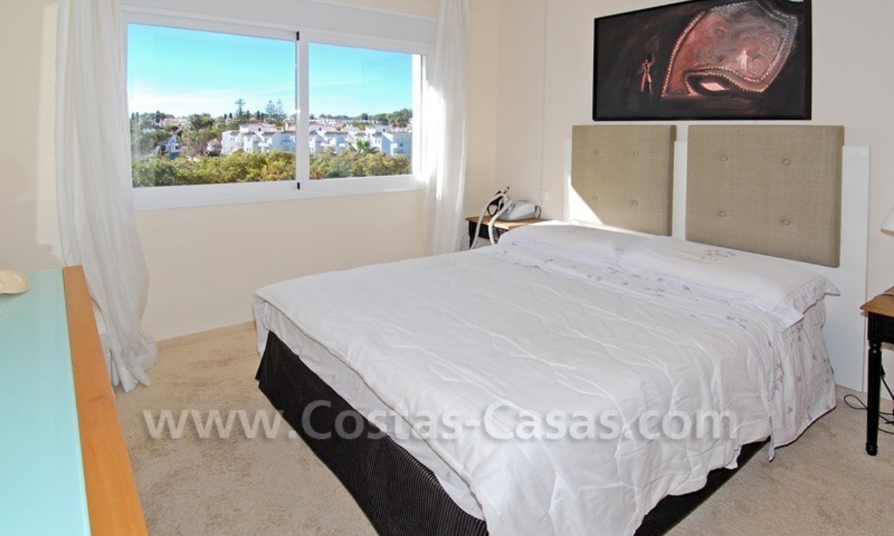  Appartement de plage luxueux en vente dans un complexe situé en face de la mer sur la nouvelle Mille d' Or, Marbella - Estepona 8