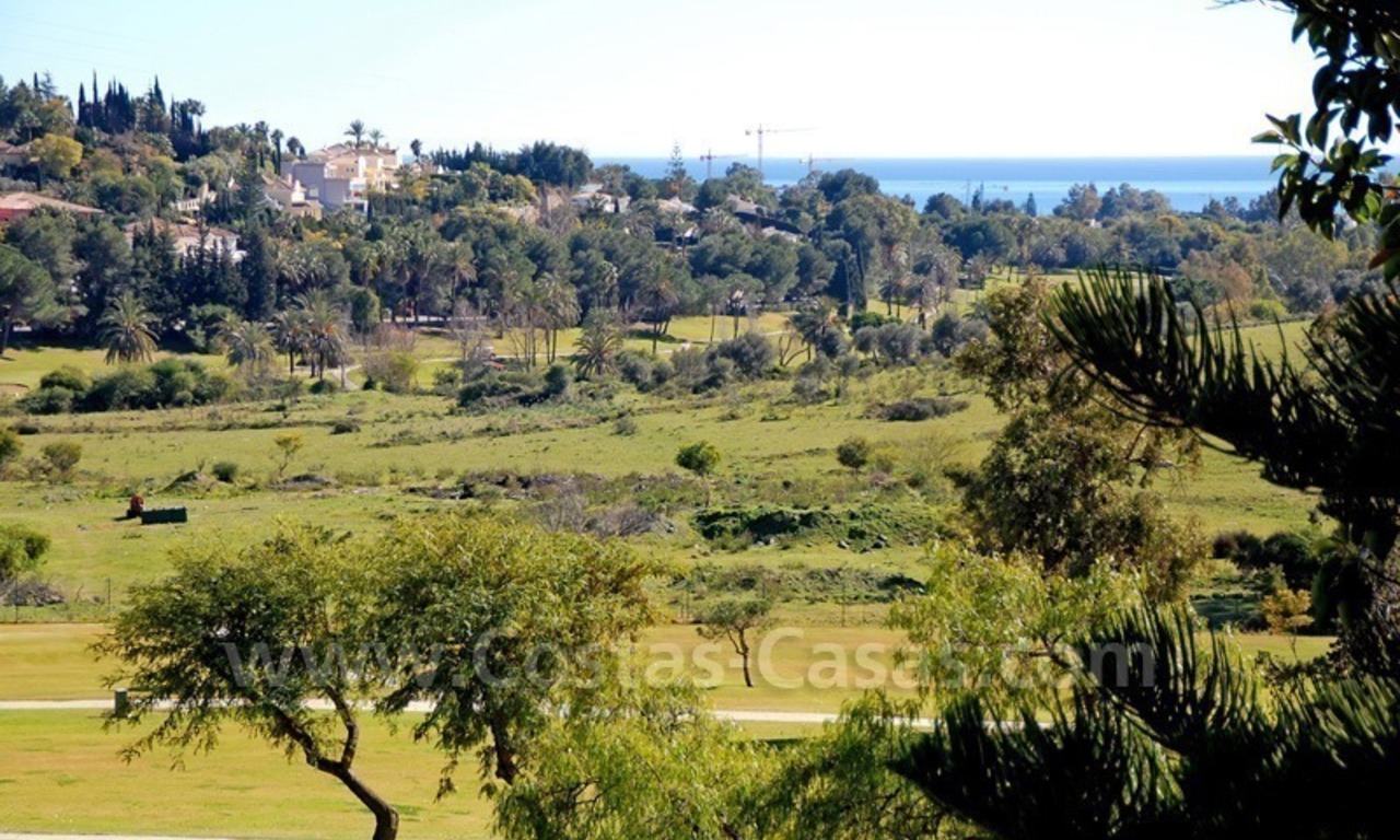 Villa en première ligne de golf de style andalou à vendre à Estepona - Marbella 26