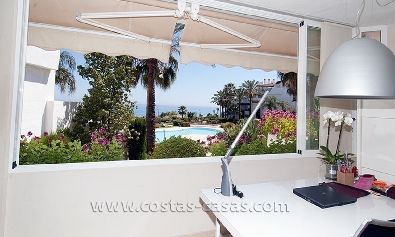  Appartement de luxe près de la mer à vendre dans un complexe en première ligne de plage, nouvelle Mille d' Or, Marbella - Estepona 6