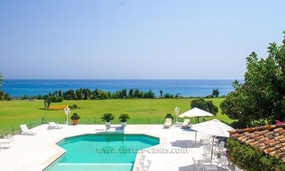 Villa en première ligne de plage à vendre à Marbella 7