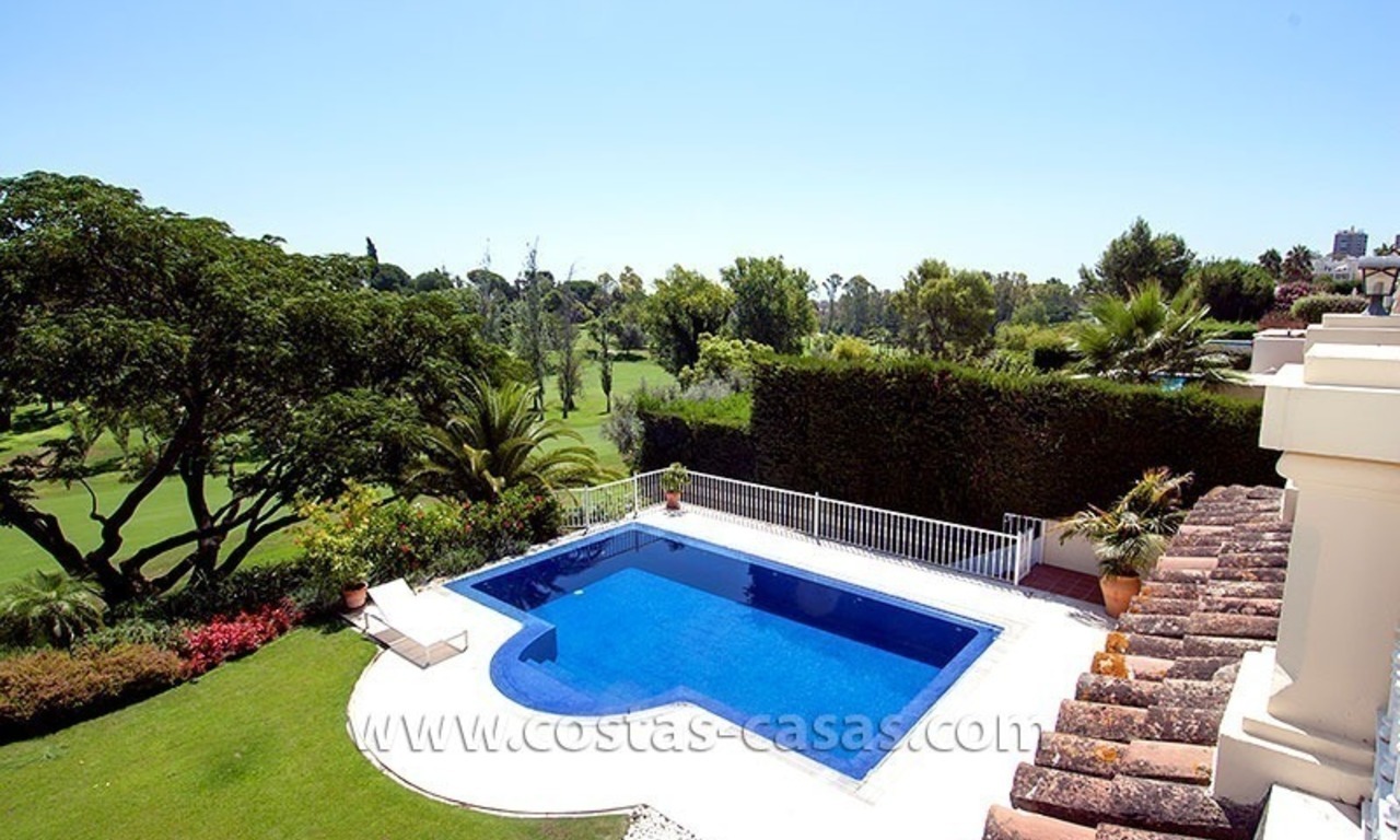 À vendre: Villa en première ligne de golf à Nueva Andalucía, Marbella 3