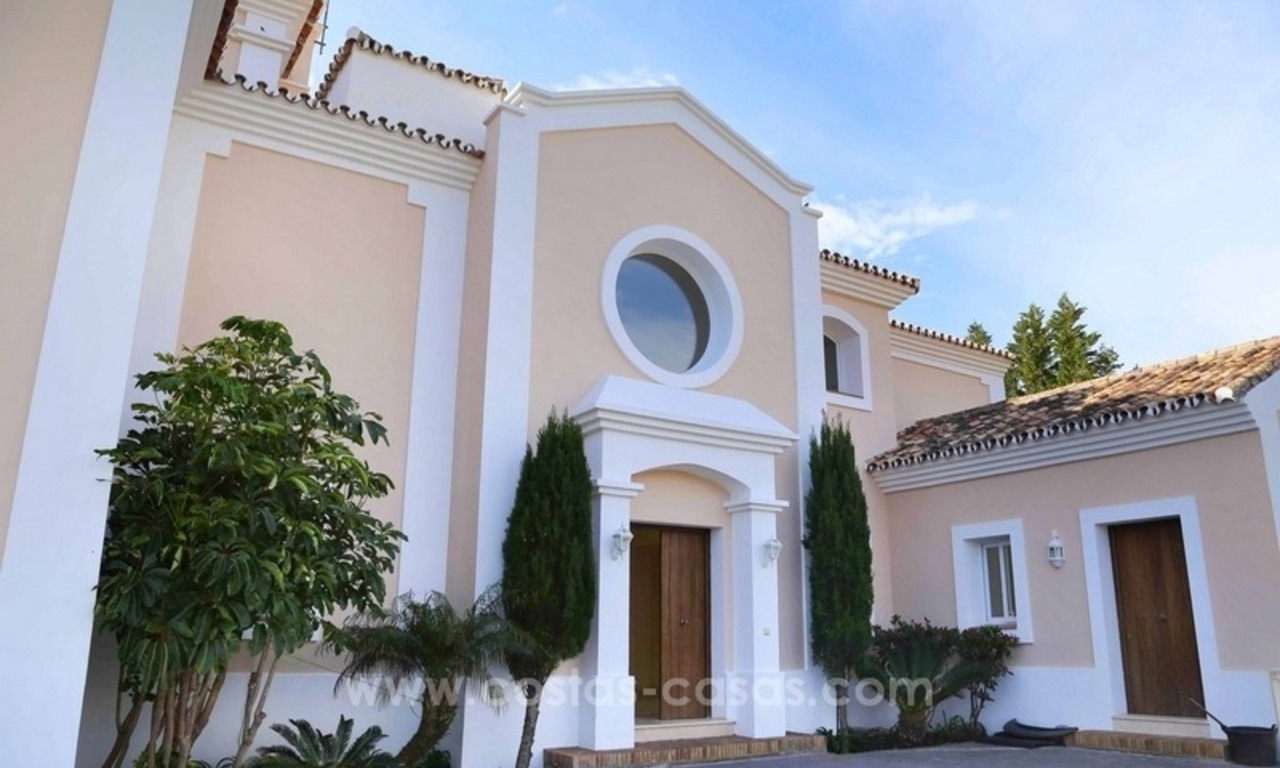 Villa de luxe entièrement rénovée à vendre à Estepona 9