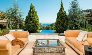 Une villa moderne et confortable à vendre avec une excellente vue sur la mer, El Madroñal, Benahavis - Marbella 4