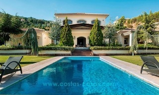 Une villa moderne et confortable à vendre avec une excellente vue sur la mer, El Madroñal, Benahavis - Marbella 2