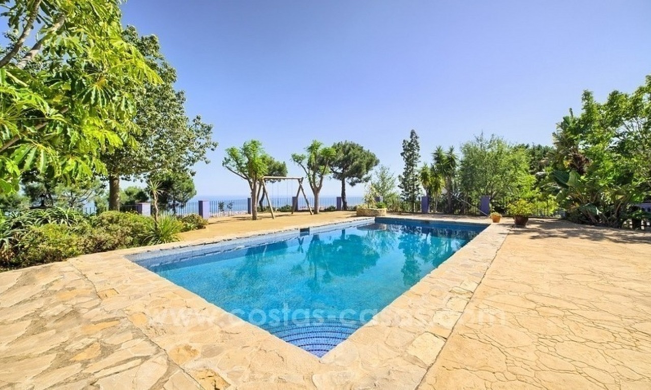 Finca - Villa à vendre à Estepona avec vue panoramique sur la mer 1