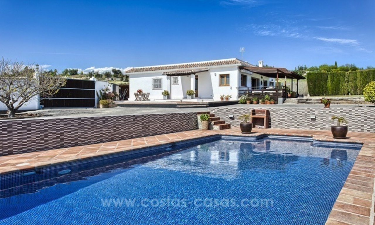 Charmante villa - finca à vendre à Estepona, Costa del Sol 0