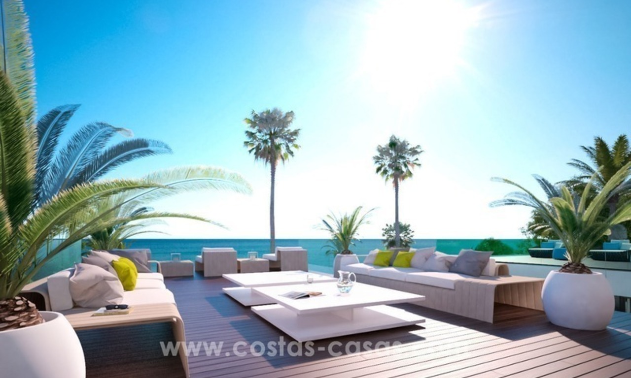 Villa contemporaine nouvellement construite en première ligne de plage à vendre, Nouvelle Mille d’Or, Marbella - Estepona 7