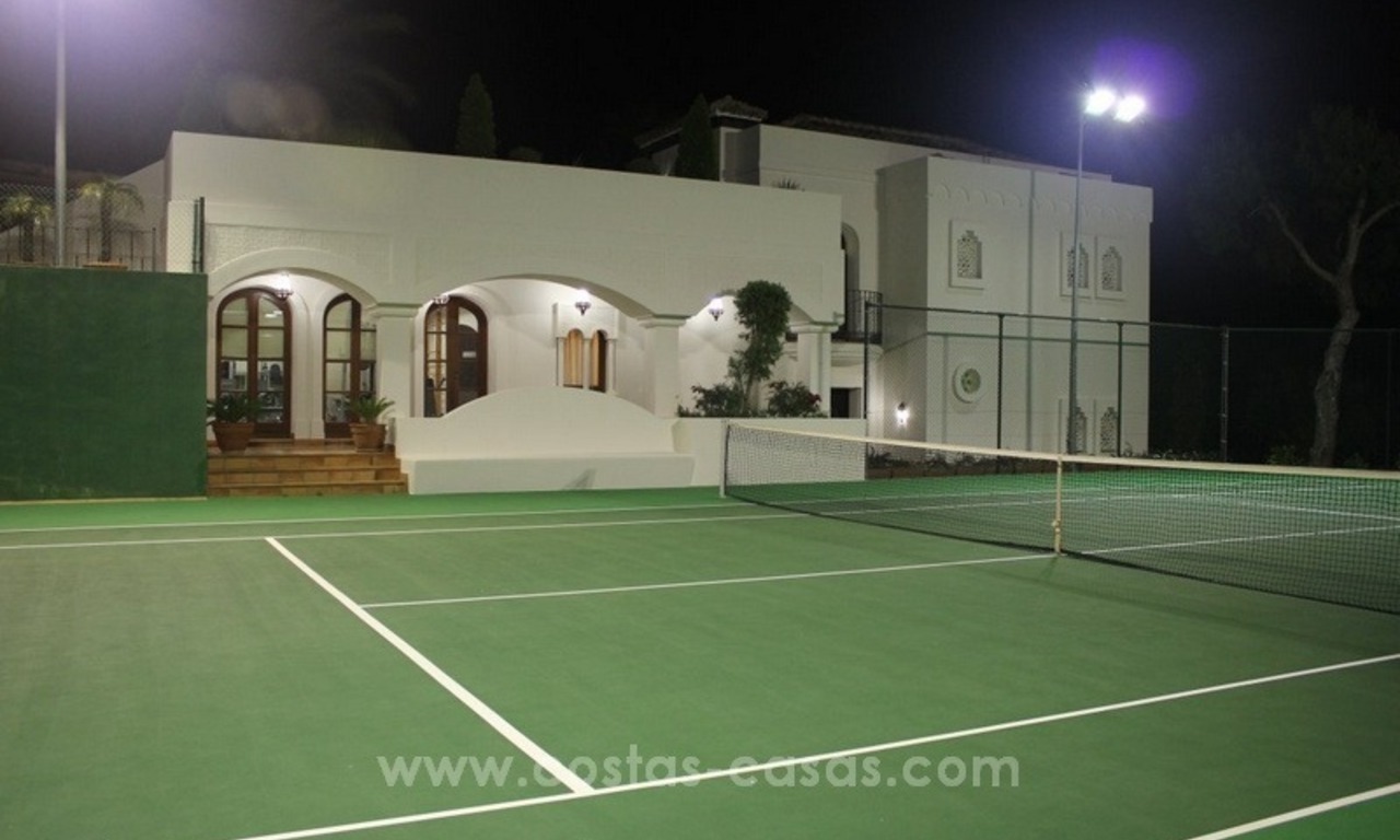 À vendre à Marbella : Superbe villa avec villa pour invités et piste de tennis 7
