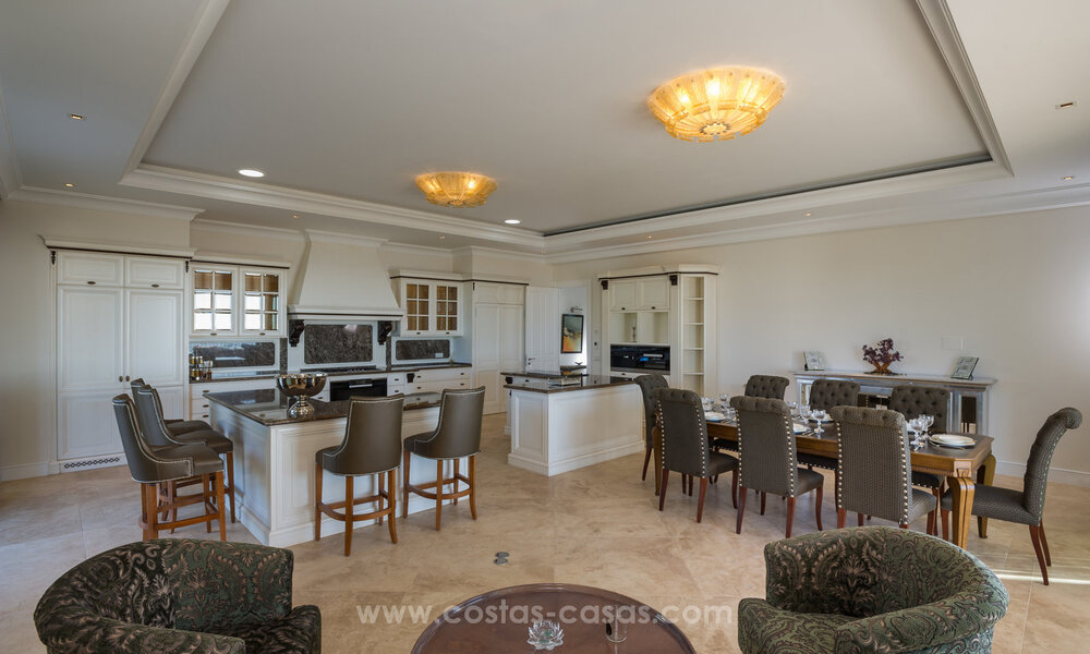 Magnifique villa de luxe avec vue panoramique sur la mer à Sierra Blanca sur le Golden Mile de Marbella 41561