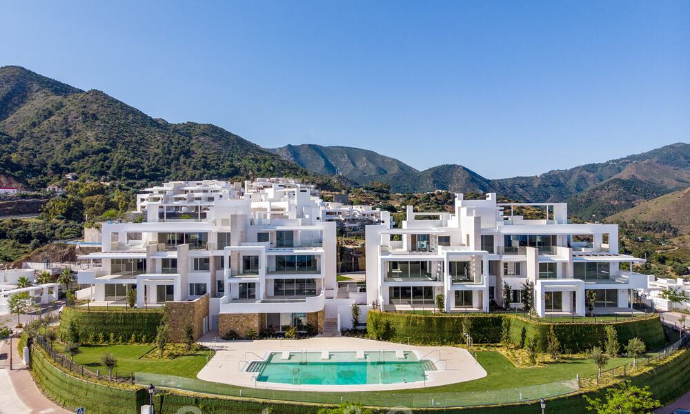Appartements de luxe modernes à vendre avec vue sur la mer à quelques minutes en voiture du centre de Marbella 38340