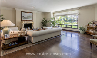 Villa contemporaine avec des influences asiatiques à vendre en première ligne de golf à Marbella 17422 