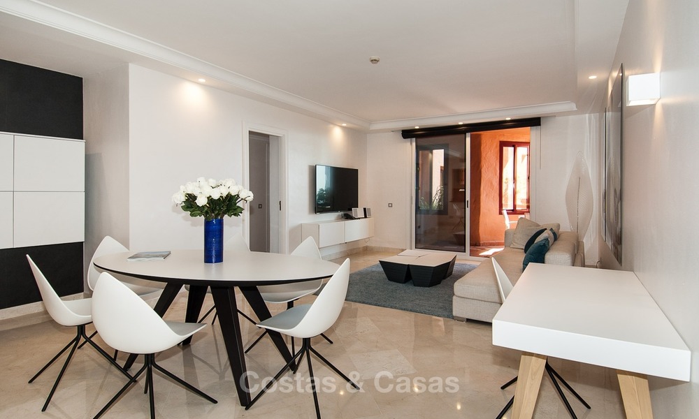 A vendre à l’Hotel Kempinski, Marbella - Estepona: Appartement rénové dans un style moderne 335