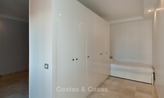 A vendre à l’Hotel Kempinski, Marbella - Estepona: Appartement rénové dans un style moderne 348 