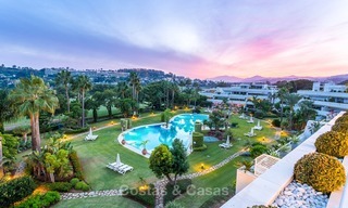Penthouse de luxe, spacieux et moderne à vendre, Première ligne de Golf à Nueva Andalucia - Marbella 2570 