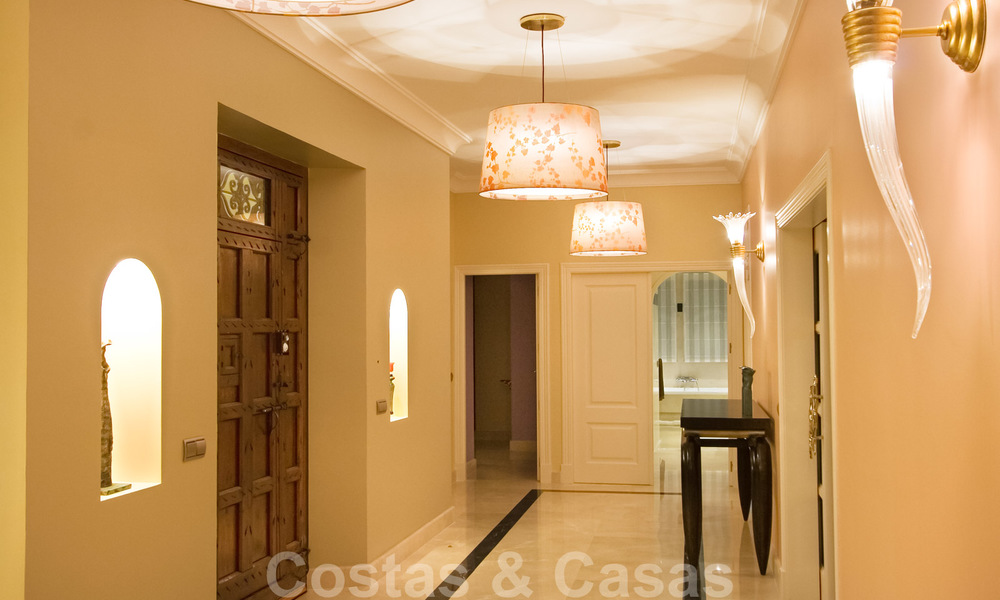 Villa exclusive à vendre, avec vue sur mer à un complexe exclusif dans la région de Marbella - Benahavis 22365