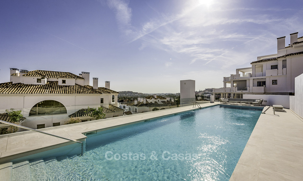 Beaux appartements de luxe à vendre dans un complexe exclusif à Nueva Andalucia - Marbella avec vue sur le golf et la mer 18376