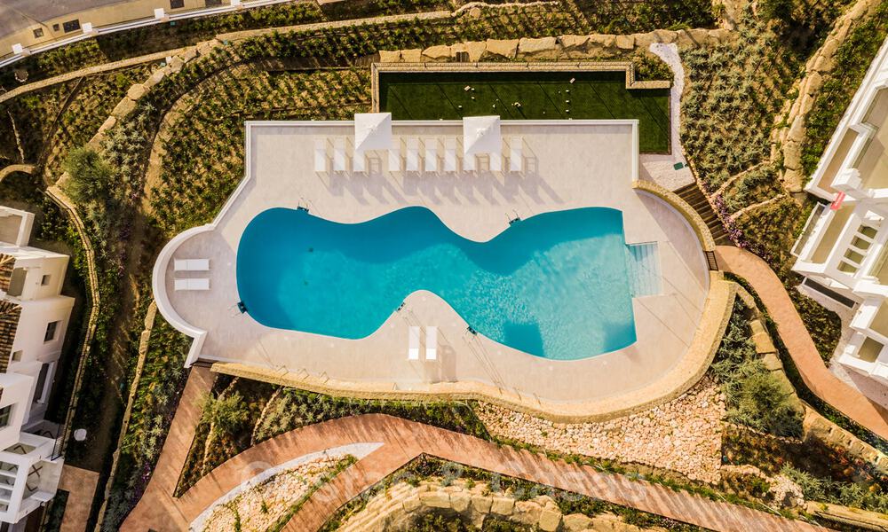 Beaux appartements de luxe à vendre dans un complexe exclusif à Nueva Andalucia - Marbella avec vue sur le golf et la mer 31949