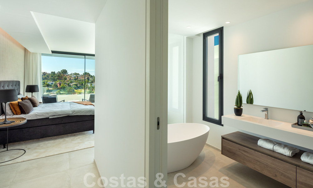 Nouvelles villas modernes de luxe à vendre sur un terrain de golf du New Golden Mile, Marbella - Estepona 32932