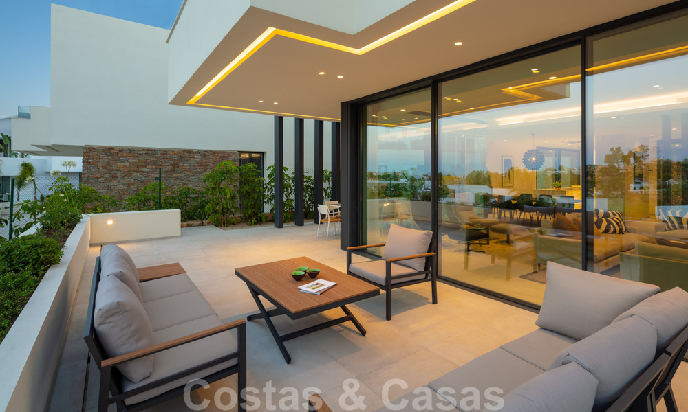 Nouvelles villas modernes de luxe à vendre sur un terrain de golf du New Golden Mile, Marbella - Estepona 32956