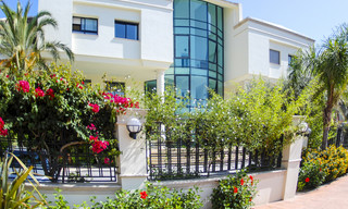 Appartements de luxe en bord de mer à vendre sur le Golden Mile, Marbella, à proximité de Puerto Banus 22346 