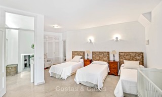 Charmant, très spacieux appartement duplex en rez-de-chaussée à vendre, première ligne de plage - Cabopino, Marbella Est 10243 
