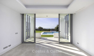 Villa design moderne sur un golf avec vue sur la mer à vendre, Marbella Est 11847 