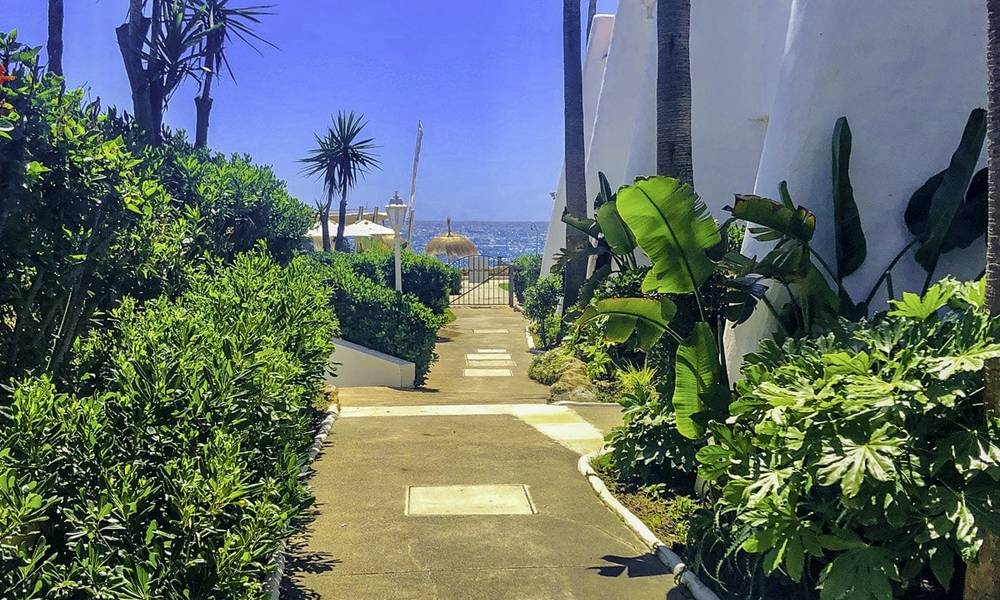 Merveilleuse maison de ville en première ligne de plage avec vue imprenable sur la mer à vendre sur la prestigieuse Golden Mile, Marbella 13703