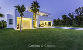 Luxueuse villa neuve, moderne à vendre, à deux pas de la plage, Estepona Est 16643 