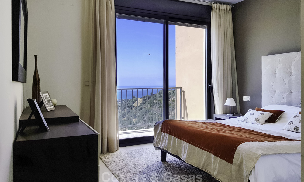 Penthouse moderne avec grande terrasse avec vue sur mer à vendre à Marbella 17005