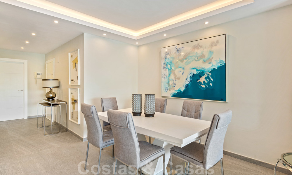 Appartement de luxe rénové à vendre, première ligne du golf Las Brisas à Nueva Andalucia, Marbella 26551