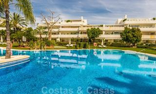 Appartement de luxe rénové à vendre, première ligne du golf Las Brisas à Nueva Andalucia, Marbella 26570 