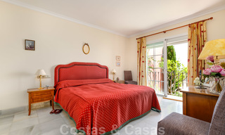 Appartement spacieux avec une grande terrasse et un jardin privé avec vue panoramique sur la côte et la mer à Benahavis - Marbella 27107 