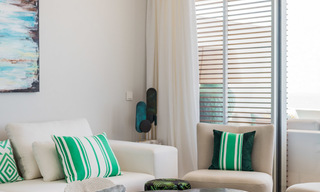 Appartements modernes de luxe en première ligne de plage à vendre à Estepona, Costa del Sol. Prêt à emménager 27851 